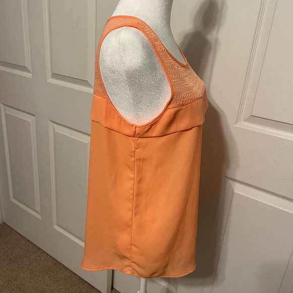 Ladies sleeveless blouse - Picture 3 of 4